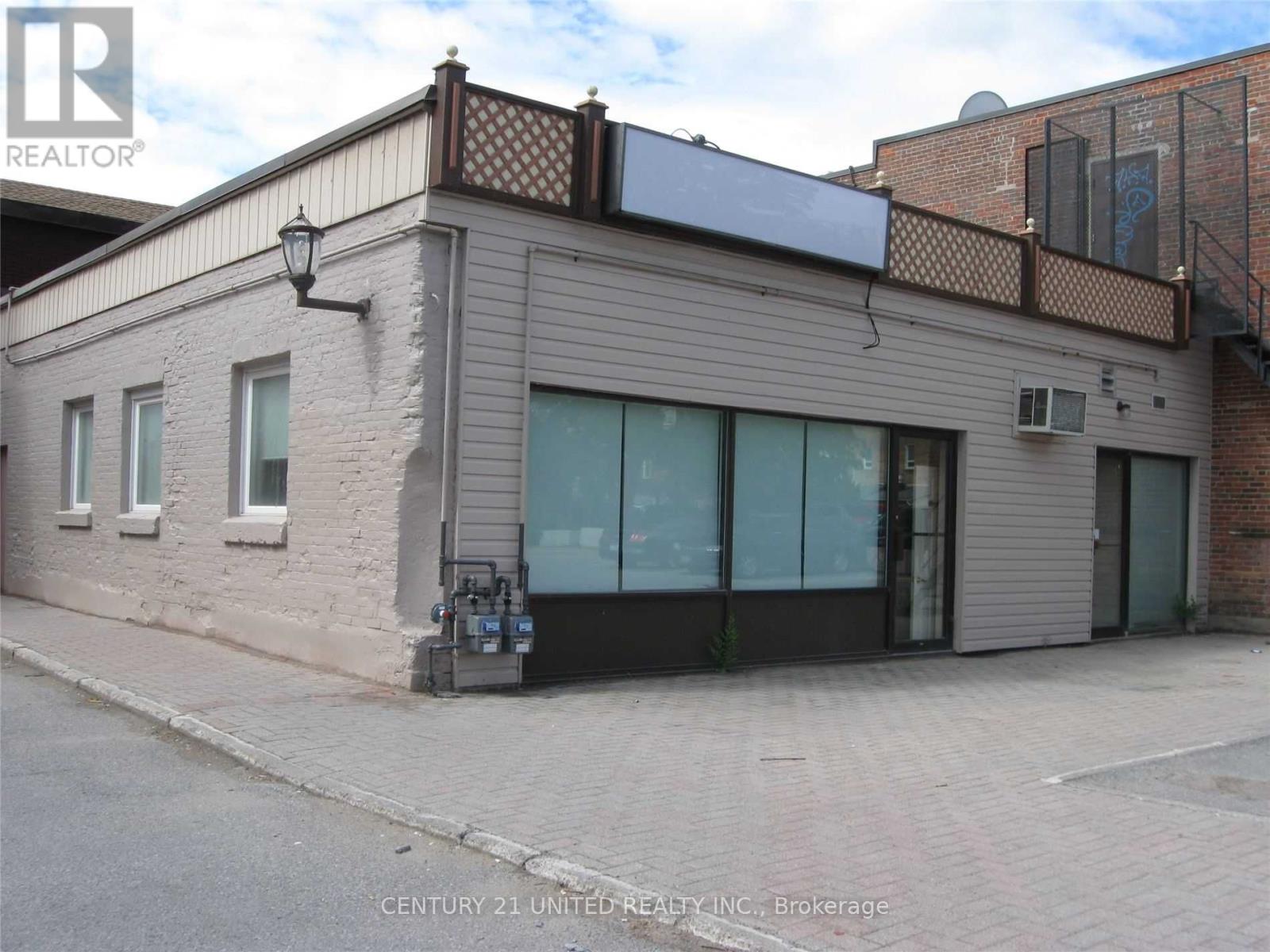 Upper - 200 Charlotte Street, Peterborough Central (North), Ontario  K9J 2T8 - Photo 2 - X4996156