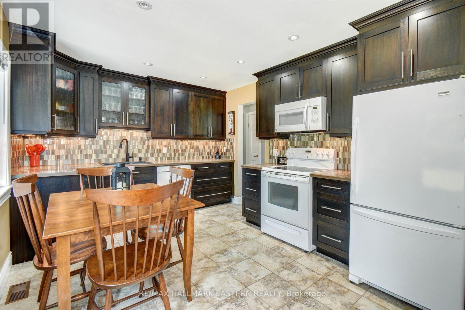 212 Fife's Bay Road, Selwyn, Ontario  K9J 0C6 - Photo 9 - X9194786