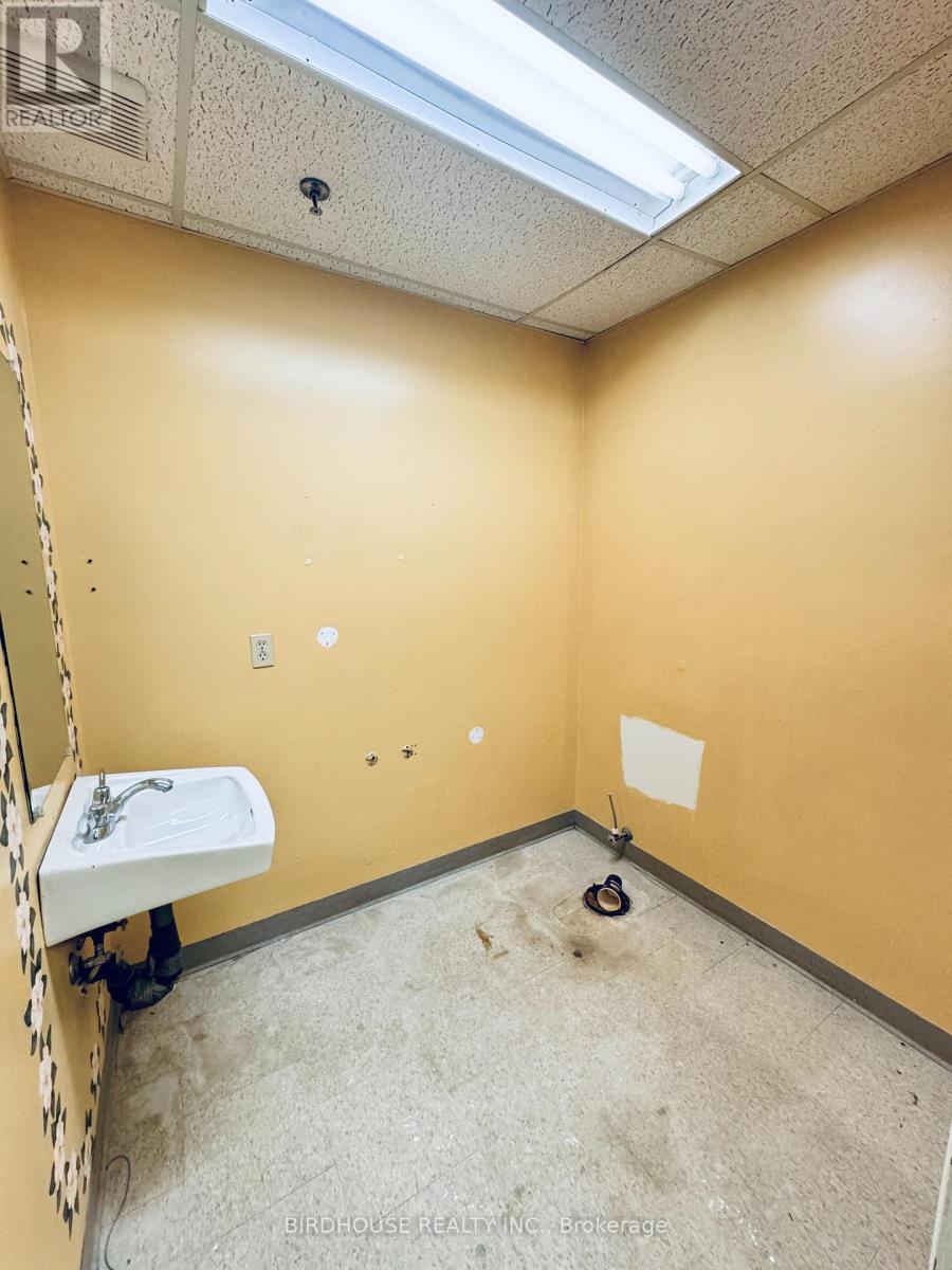 110 - 55 Mary Street W, Kawartha Lakes (Lindsay), Ontario  K9V 2N6 - Photo 10 - X9307136