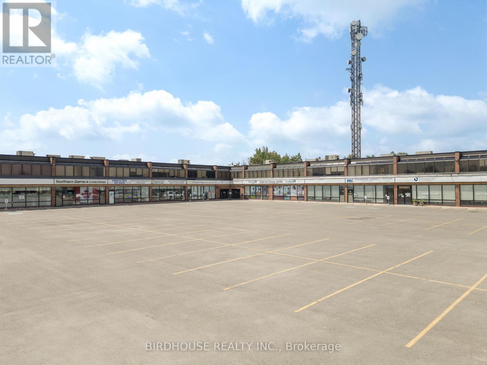 110 - 55 Mary Street W, Kawartha Lakes (Lindsay), Ontario  K9V 2N6 - Photo 2 - X9307136