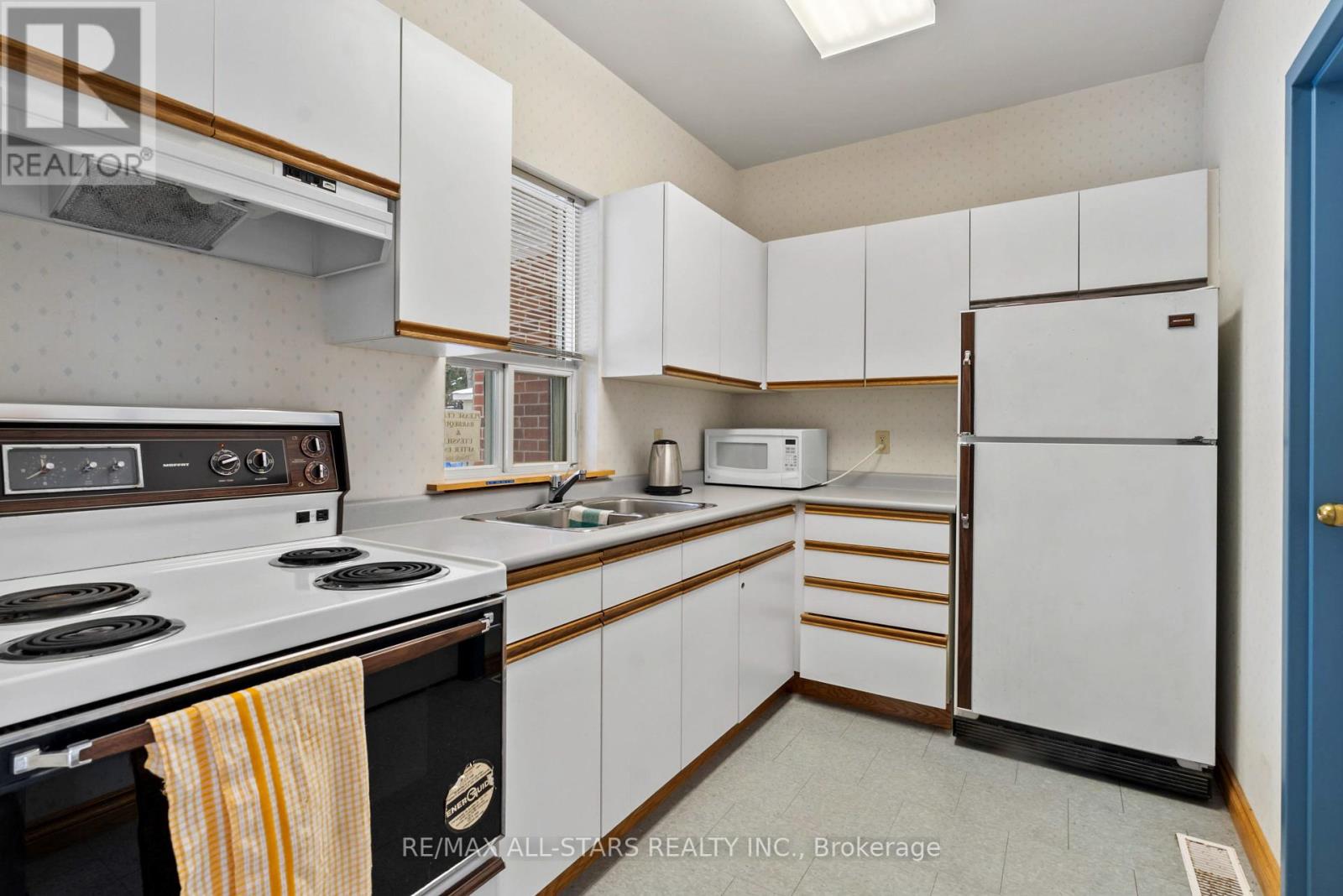 208 - 2 Heritage Way, Kawartha Lakes (Lindsay), Ontario  K9V 5P5 - Photo 30 - X11886819