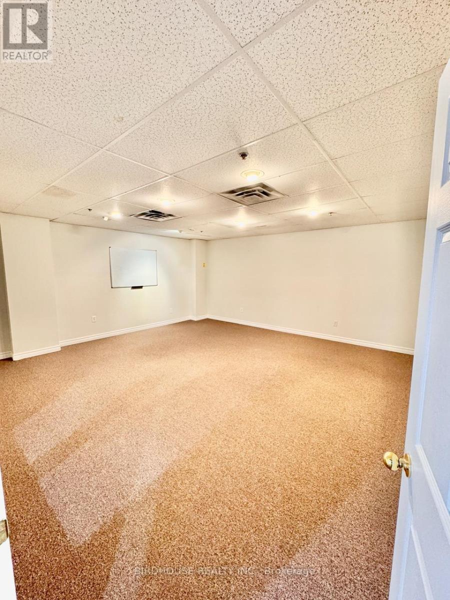 200 - 55 Mary Street W, Kawartha Lakes (Lindsay), Ontario  K9V 5Z6 - Photo 12 - X11911815