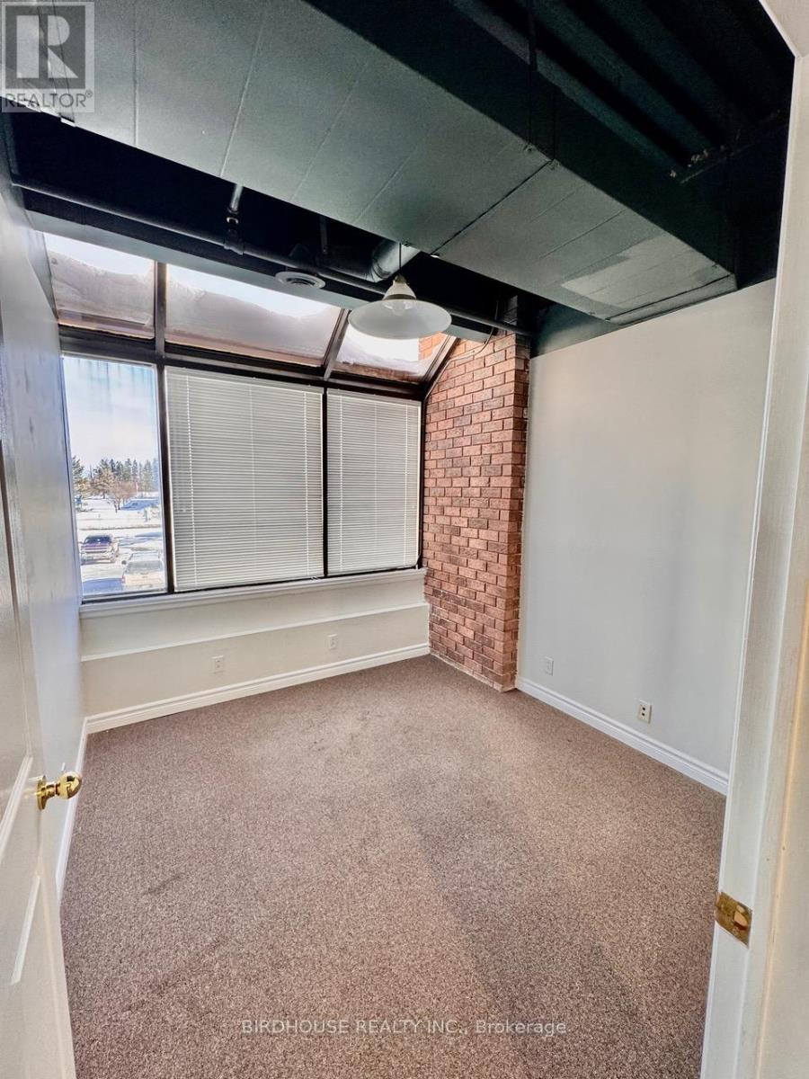 200 - 55 Mary Street W, Kawartha Lakes (Lindsay), Ontario  K9V 5Z6 - Photo 16 - X11911815