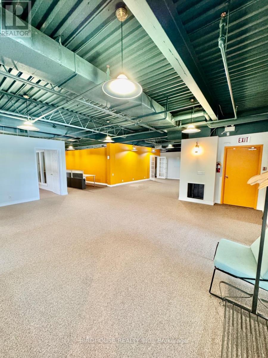 200 - 55 Mary Street W, Kawartha Lakes (Lindsay), Ontario  K9V 5Z6 - Photo 4 - X11911815