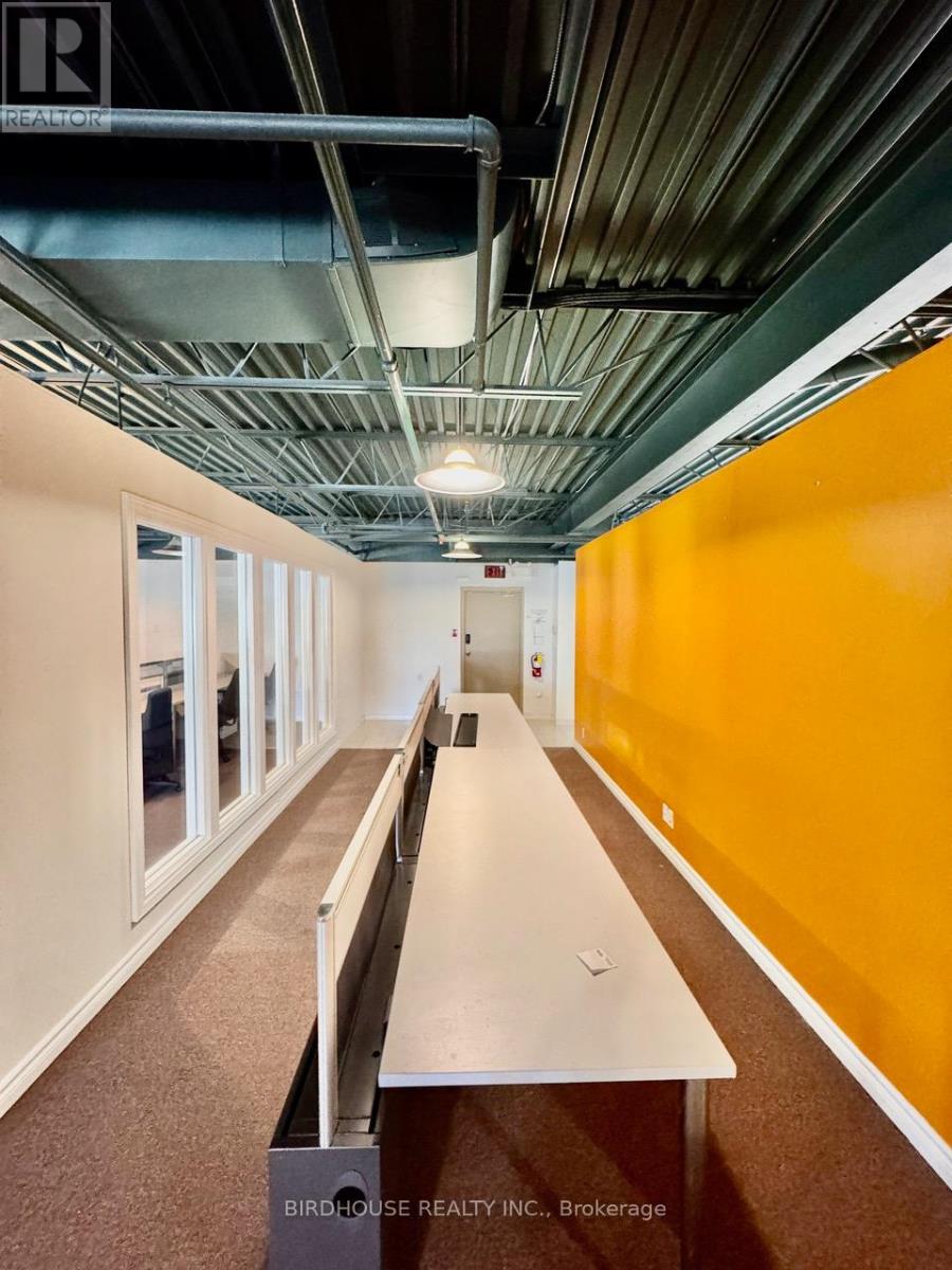 200 - 55 Mary Street W, Kawartha Lakes (Lindsay), Ontario  K9V 5Z6 - Photo 5 - X11911815