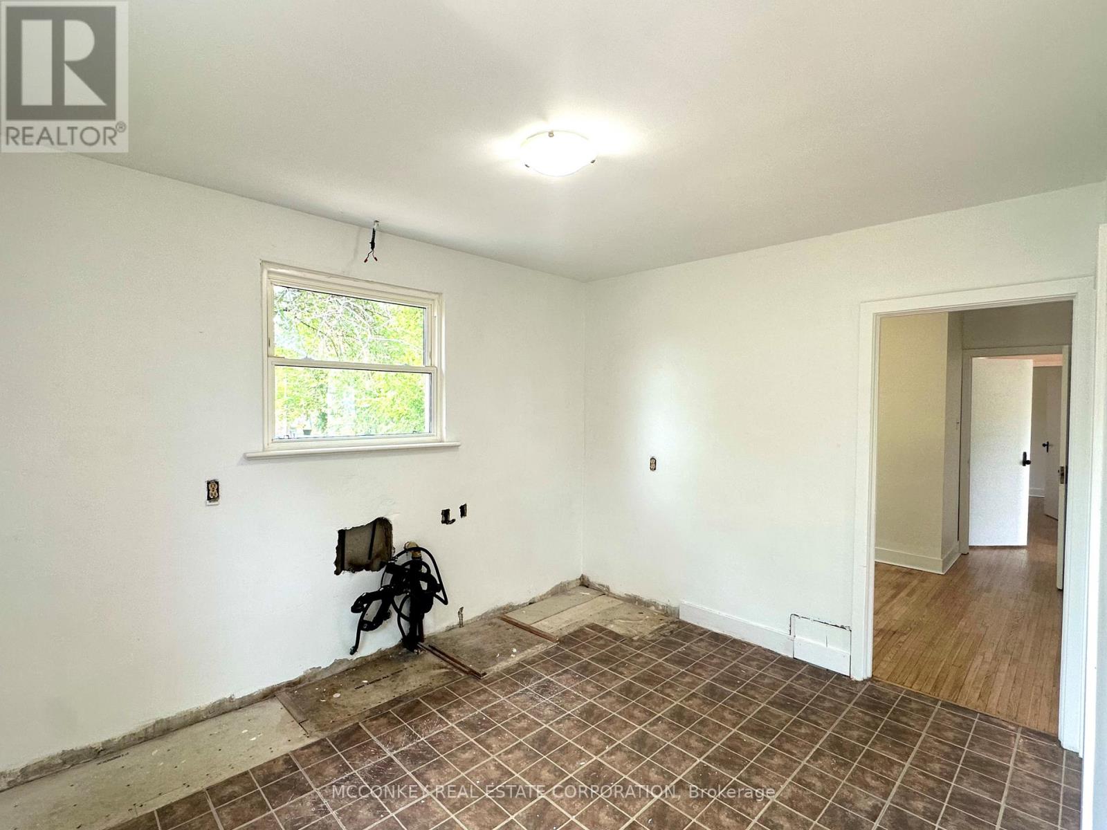 1033 Western Avenue, Peterborough Central (South), Ontario  K9J 5W5 - Photo 13 - X11922352