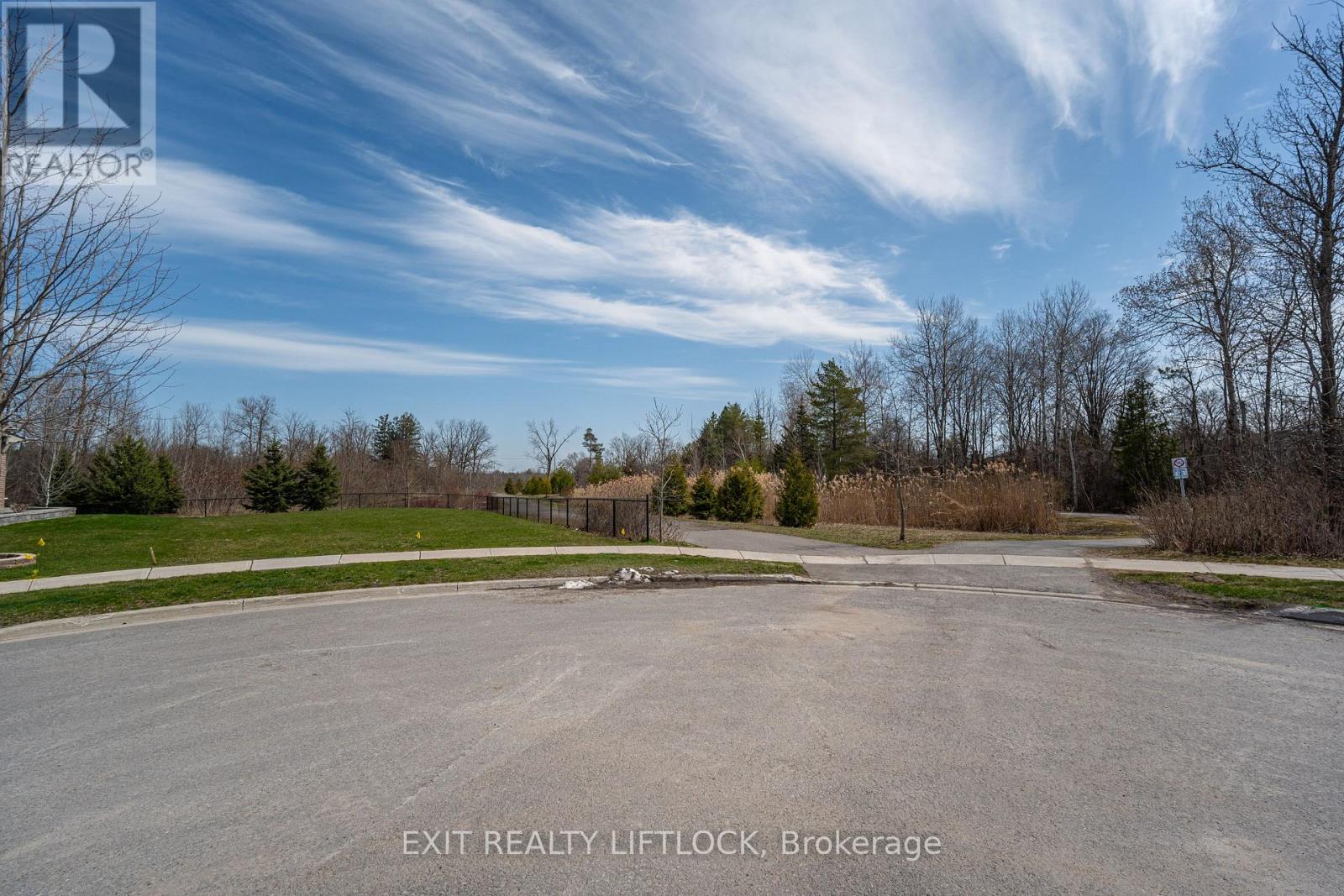 418 Raymond Street, Peterborough North (South), Ontario  K9H 0G9 - Photo 4 - X11927203