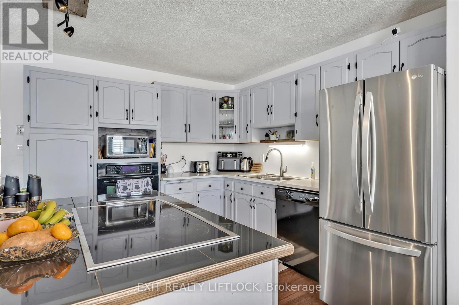 56 Second Line Road, Otonabee-South Monaghan, Ontario  K0L 1B0 - Photo 5 - X11953321