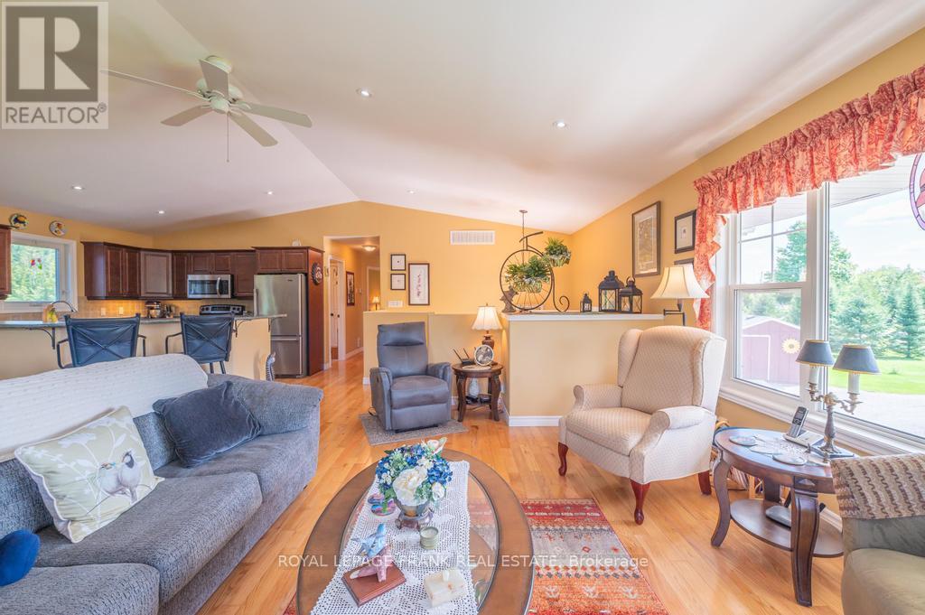 406 Lakehurst Circle Road, Trent Lakes, Ontario  K0L 1J0 - Photo 18 - X11953534