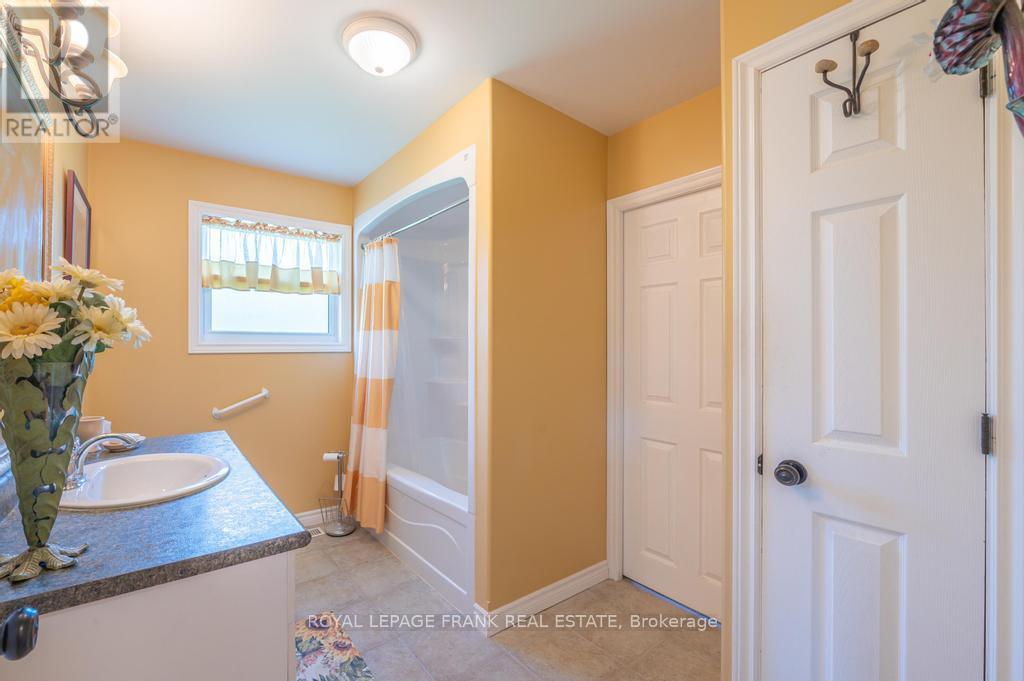 406 Lakehurst Circle Road, Trent Lakes, Ontario  K0L 1J0 - Photo 27 - X11953534