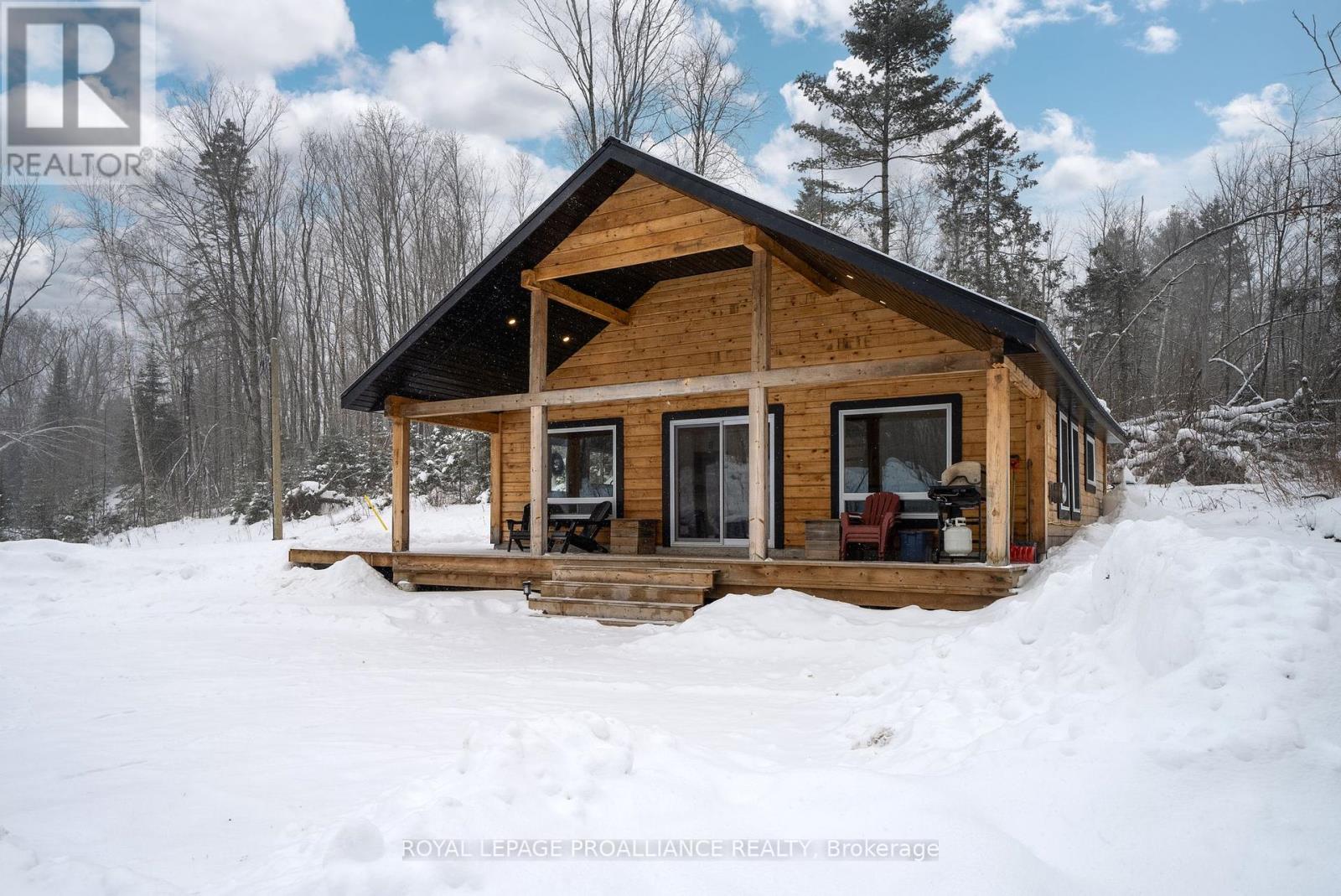 34 ELM LANE, tudor & cashel (cashel ward), Ontario