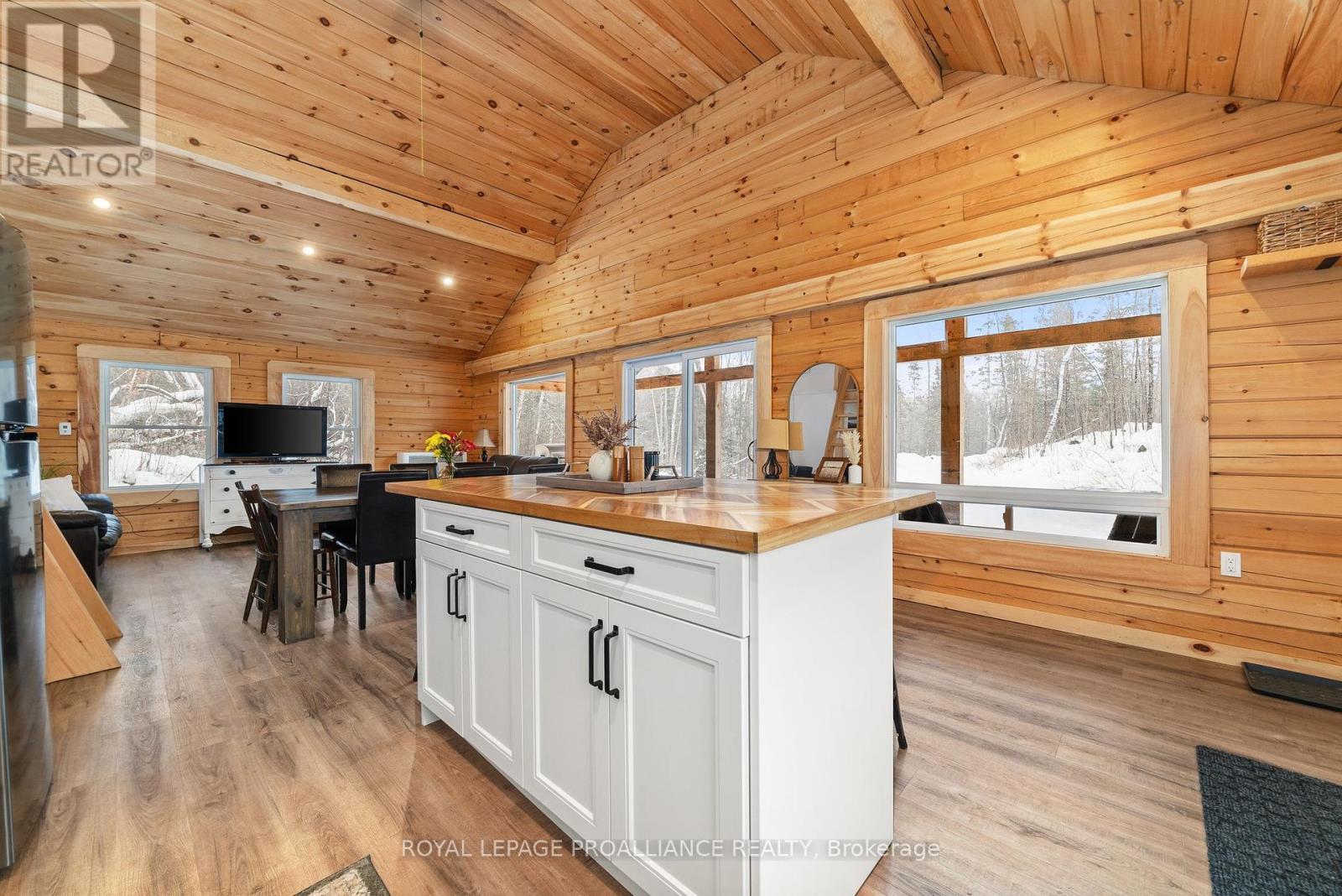 34 Elm Lane, Tudor & Cashel (Cashel Ward), Ontario  K0L 1W0 - Photo 13 - X11960912