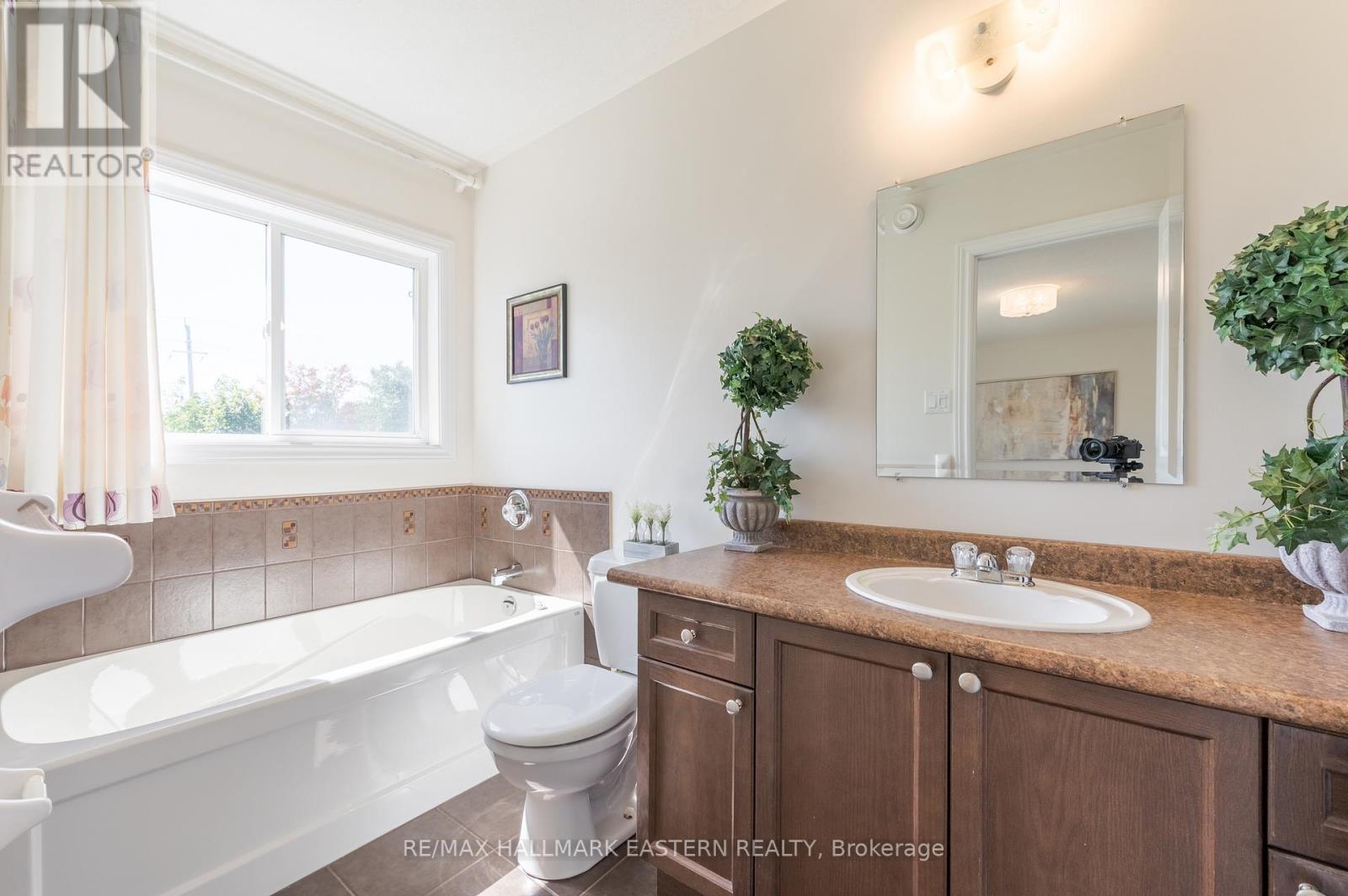553 Carriage Lane, Peterborough North (North), Ontario  K9L 0A6 - Photo 32 - X11978959