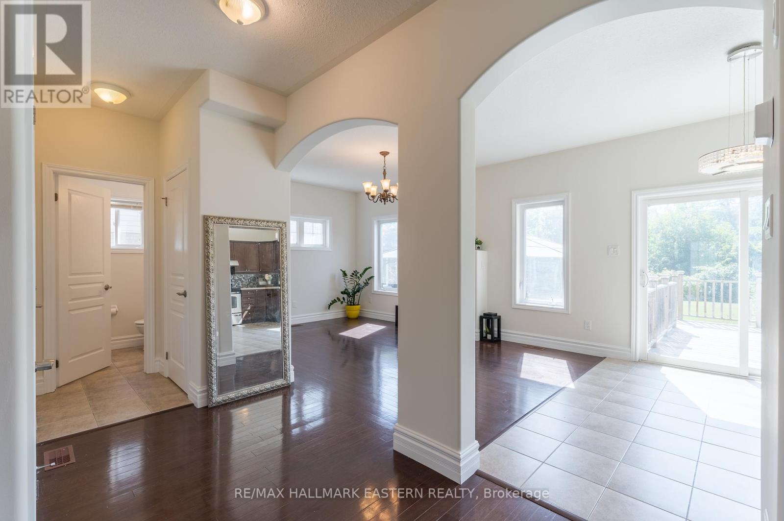 553 Carriage Lane, Peterborough North (North), Ontario  K9L 0A6 - Photo 5 - X11978959