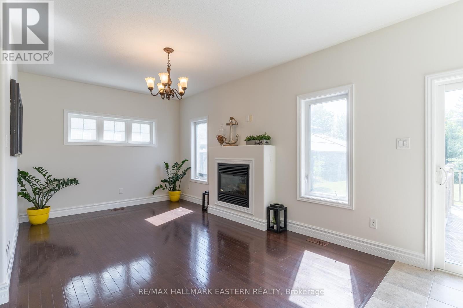 553 Carriage Lane, Peterborough North (North), Ontario  K9L 0A6 - Photo 6 - X11978959