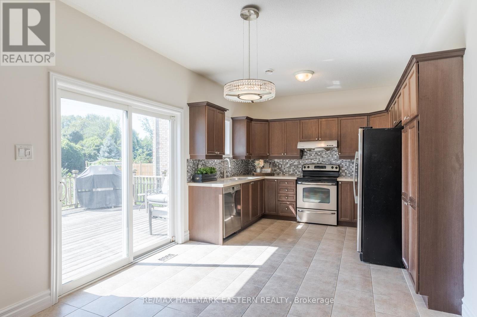 553 Carriage Lane, Peterborough North (North), Ontario  K9L 0A6 - Photo 9 - X11978959