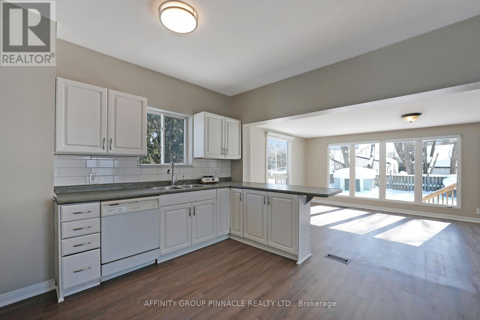 113 Durham Street W, Kawartha Lakes (Lindsay), Ontario  K9V 2R3 - Photo 10 - X11983324