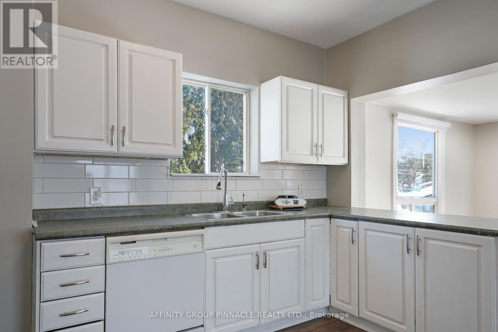 113 Durham Street W, Kawartha Lakes (Lindsay), Ontario  K9V 2R3 - Photo 11 - X11983324