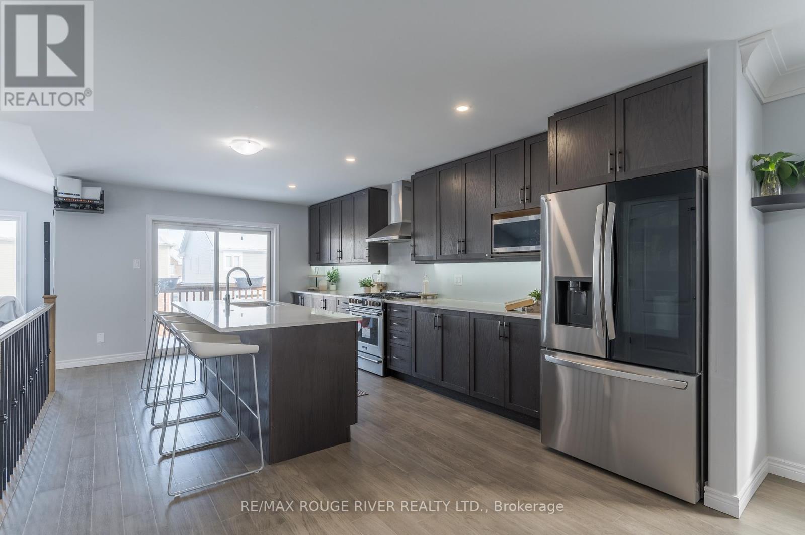 48 York Drive, Peterborough North (North), Ontario  K9K 0H1 - Photo 9 - X11983852