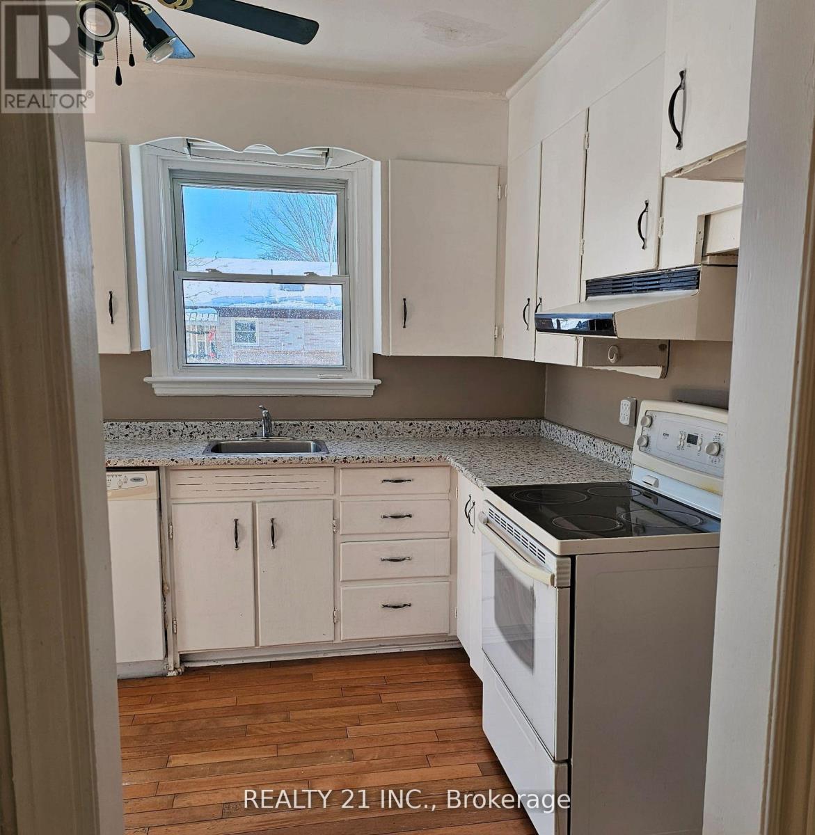 160 Elizabeth Avenue, Peterborough North (South), Ontario  K9H 5E3 - Photo 12 - X11989604