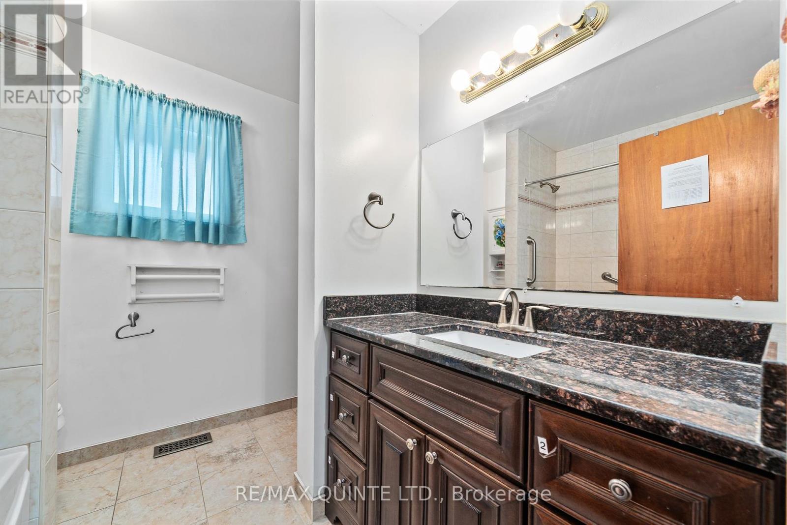 1402 Clearview Drive, Peterborough West (Central), Ontario  K9K 1Z8 - Photo 10 - X11991250
