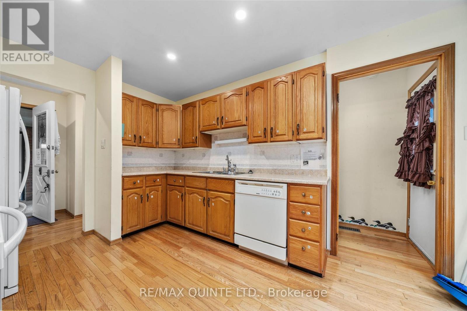 1402 Clearview Drive, Peterborough West (Central), Ontario  K9K 1Z8 - Photo 7 - X11991250