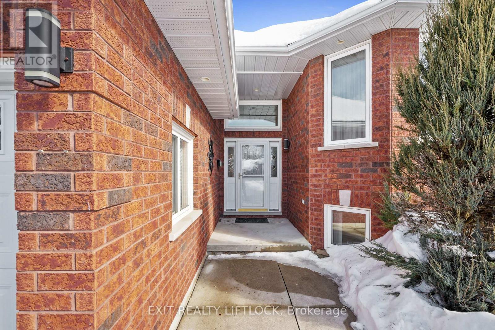 295 Woodward Avenue, Peterborough North (North), Ontario  K9L 1K2 - Photo 5 - X11992904