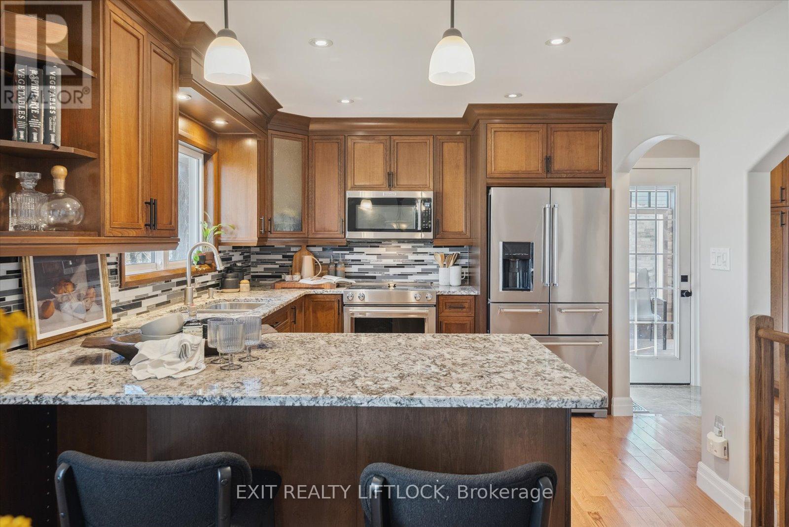 577 Spillsbury Drive, Peterborough West (South), Ontario  K9K 1K6 - Photo 13 - X11999118