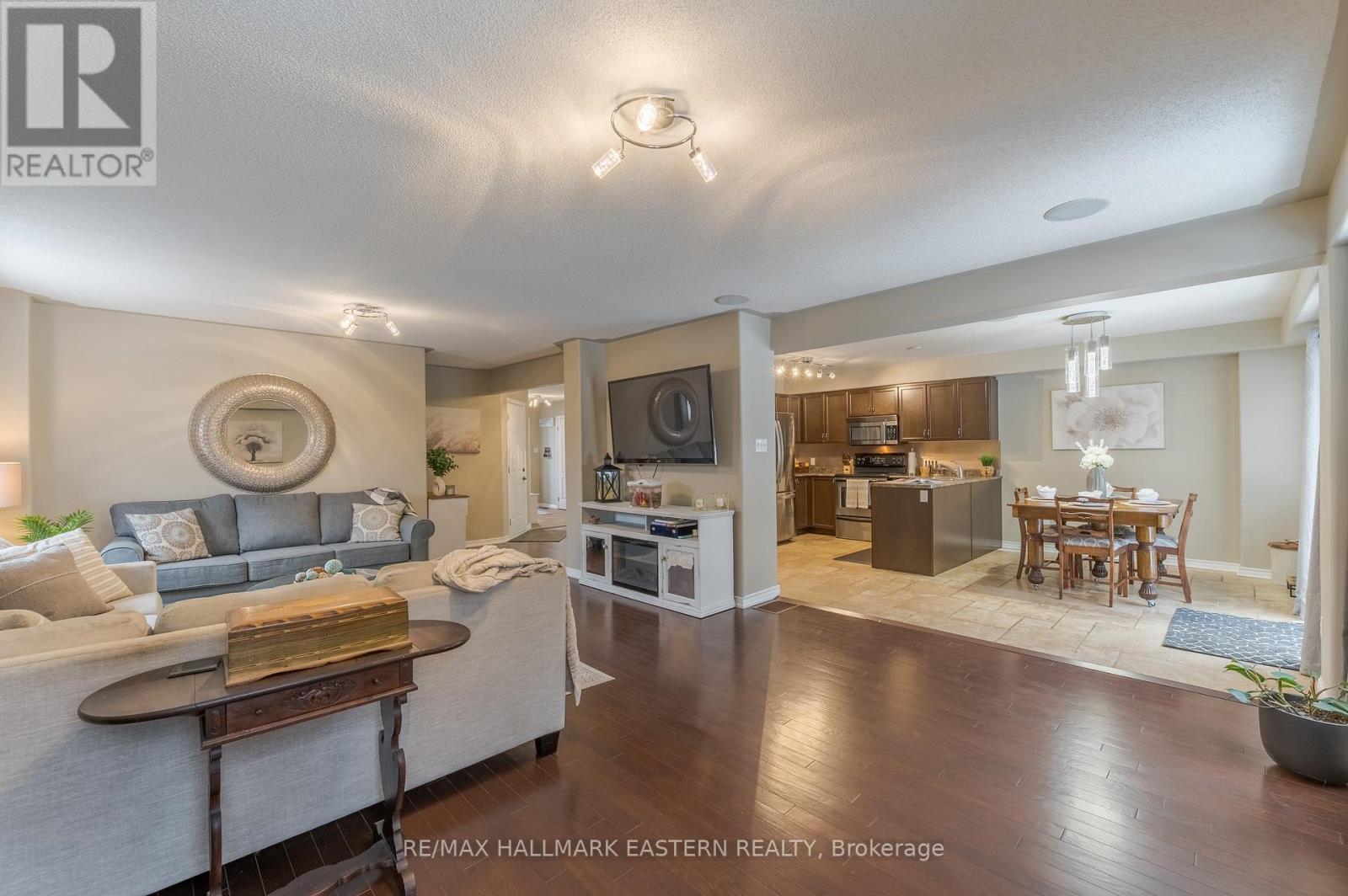 312 Glenwood Street, Selwyn, Ontario  K9H 2B3 - Photo 11 - X12001476
