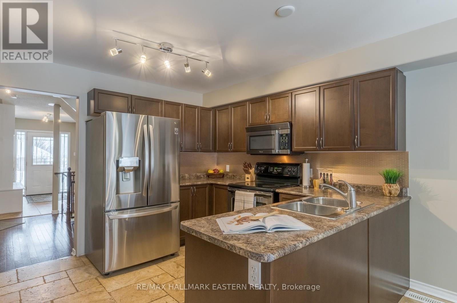 312 Glenwood Street, Selwyn, Ontario  K9H 2B3 - Photo 15 - X12001476