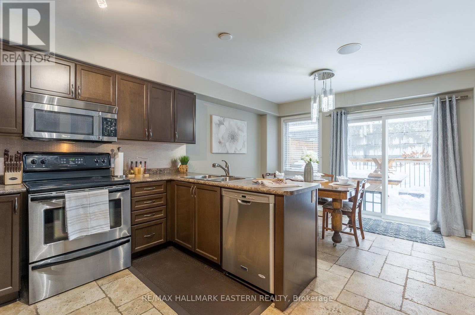 312 Glenwood Street, Selwyn, Ontario  K9H 2B3 - Photo 17 - X12001476