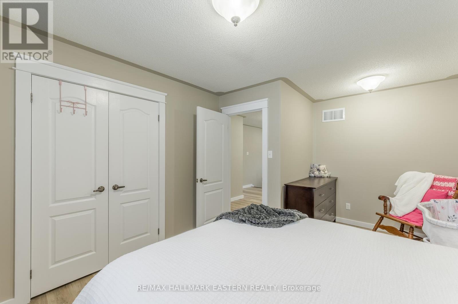 312 Glenwood Street, Selwyn, Ontario  K9H 2B3 - Photo 35 - X12001476