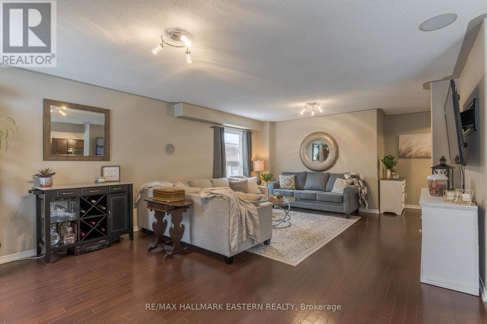 312 Glenwood Street, Selwyn, Ontario  K9H 2B3 - Photo 9 - X12001476