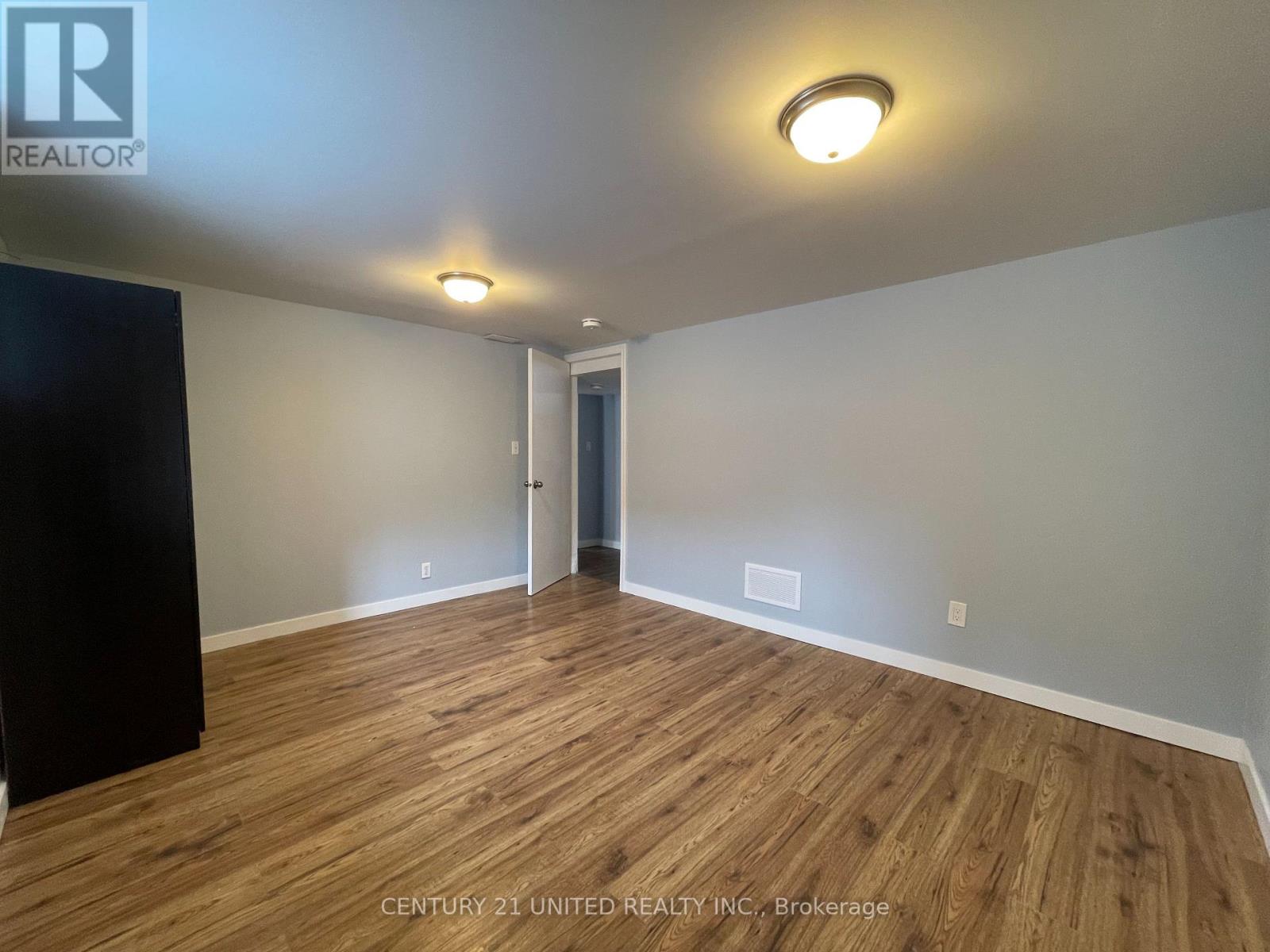 Lower - 431 O'connell Road, Peterborough South (West), Ontario  K9J 4E1 - Photo 11 - X12001501