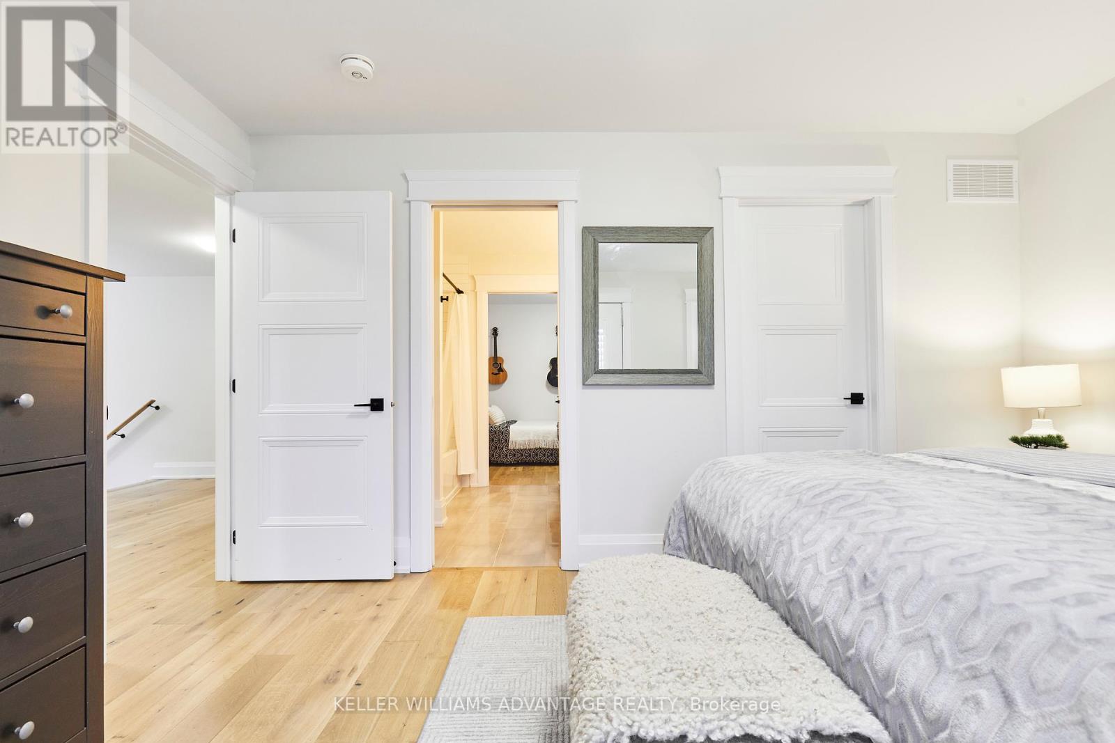 517 Clayton Avenue, Peterborough North (North), Ontario  K9K 0H6 - Photo 35 - X12003066