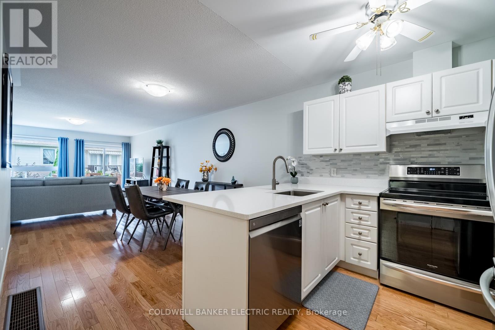 10 - 861 Wentworth Street, Peterborough West (Central), Ontario  K9J 8R7 - Photo 2 - X12006493
