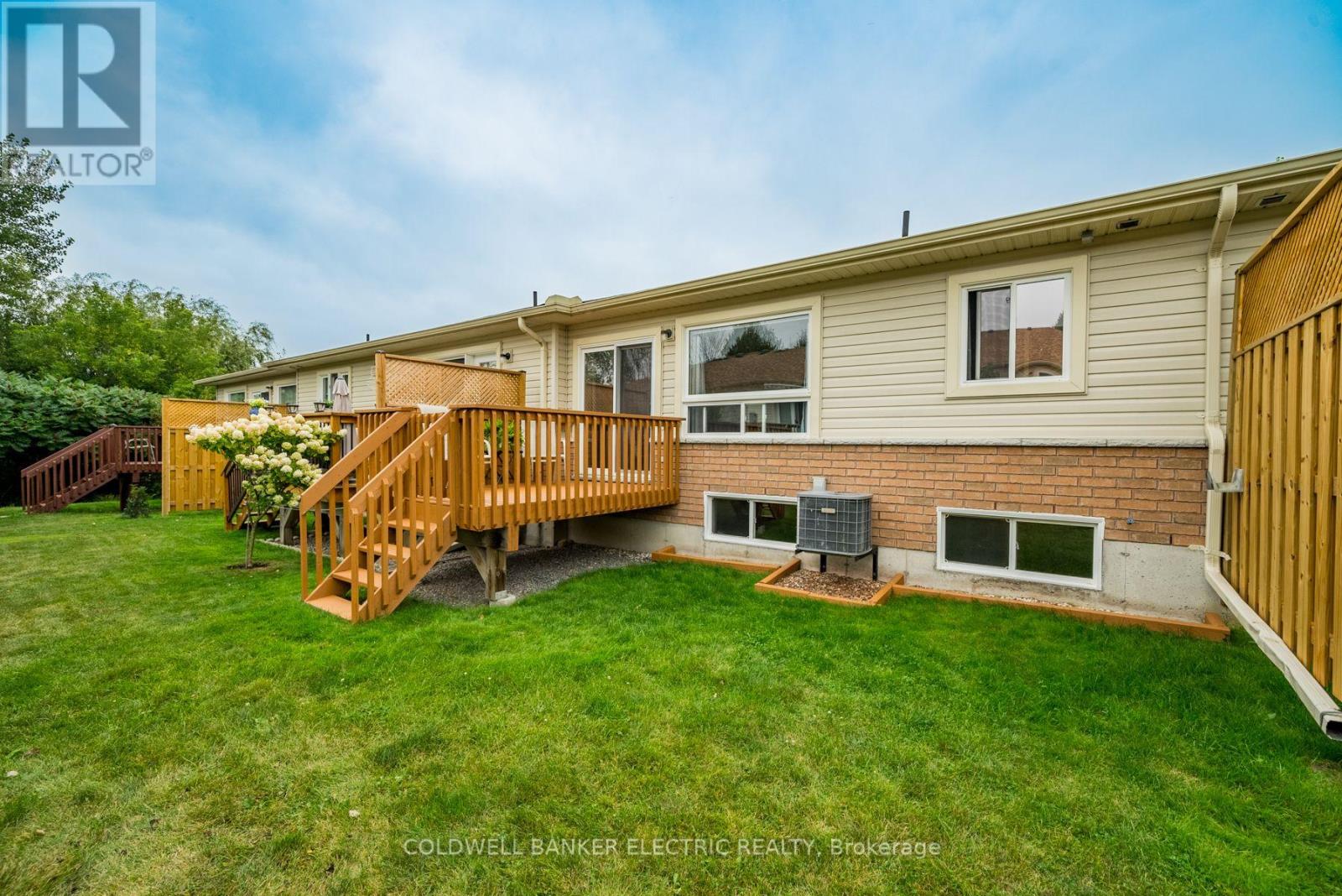 10 - 861 Wentworth Street, Peterborough West (Central), Ontario  K9J 8R7 - Photo 21 - X12006493