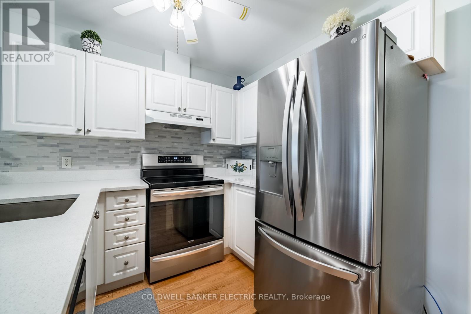 10 - 861 Wentworth Street, Peterborough West (Central), Ontario  K9J 8R7 - Photo 3 - X12006493