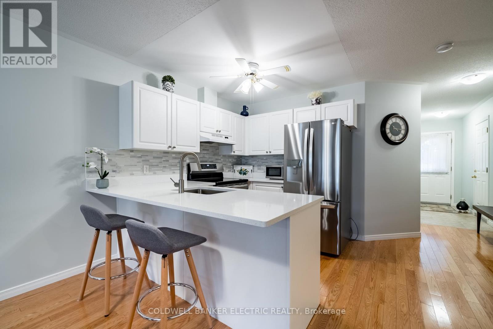 10 - 861 Wentworth Street, Peterborough West (Central), Ontario  K9J 8R7 - Photo 6 - X12006493
