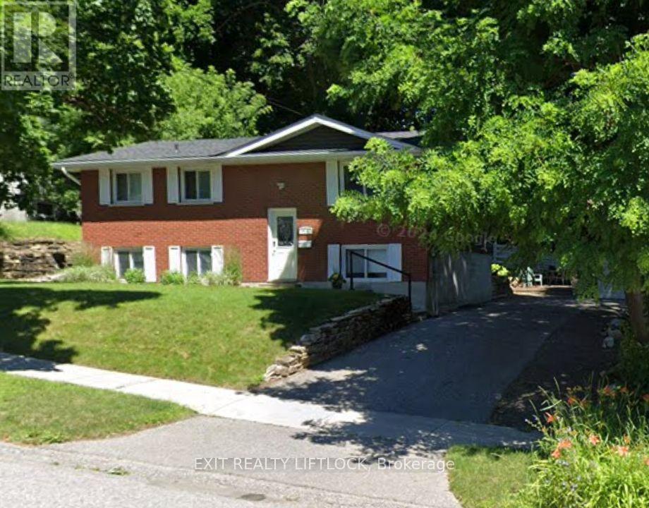210 Antrim Street, Peterborough Central (North), Ontario  K9H 3G4 - Photo 1 - X12006773