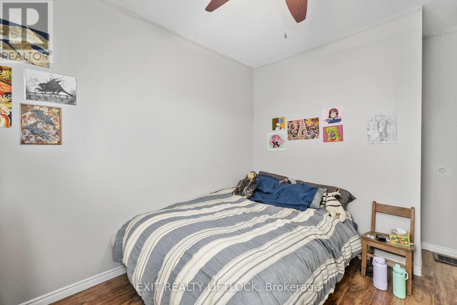 210 Antrim Street, Peterborough Central (North), Ontario  K9H 3G4 - Photo 11 - X12006773