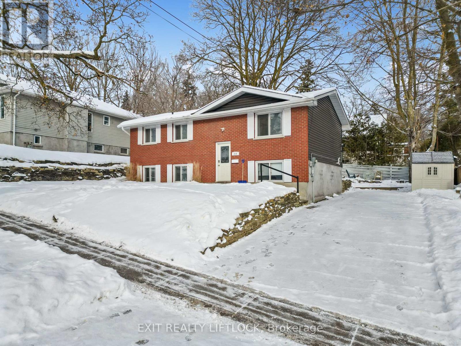 210 Antrim Street, Peterborough Central (North), Ontario  K9H 3G4 - Photo 2 - X12006773