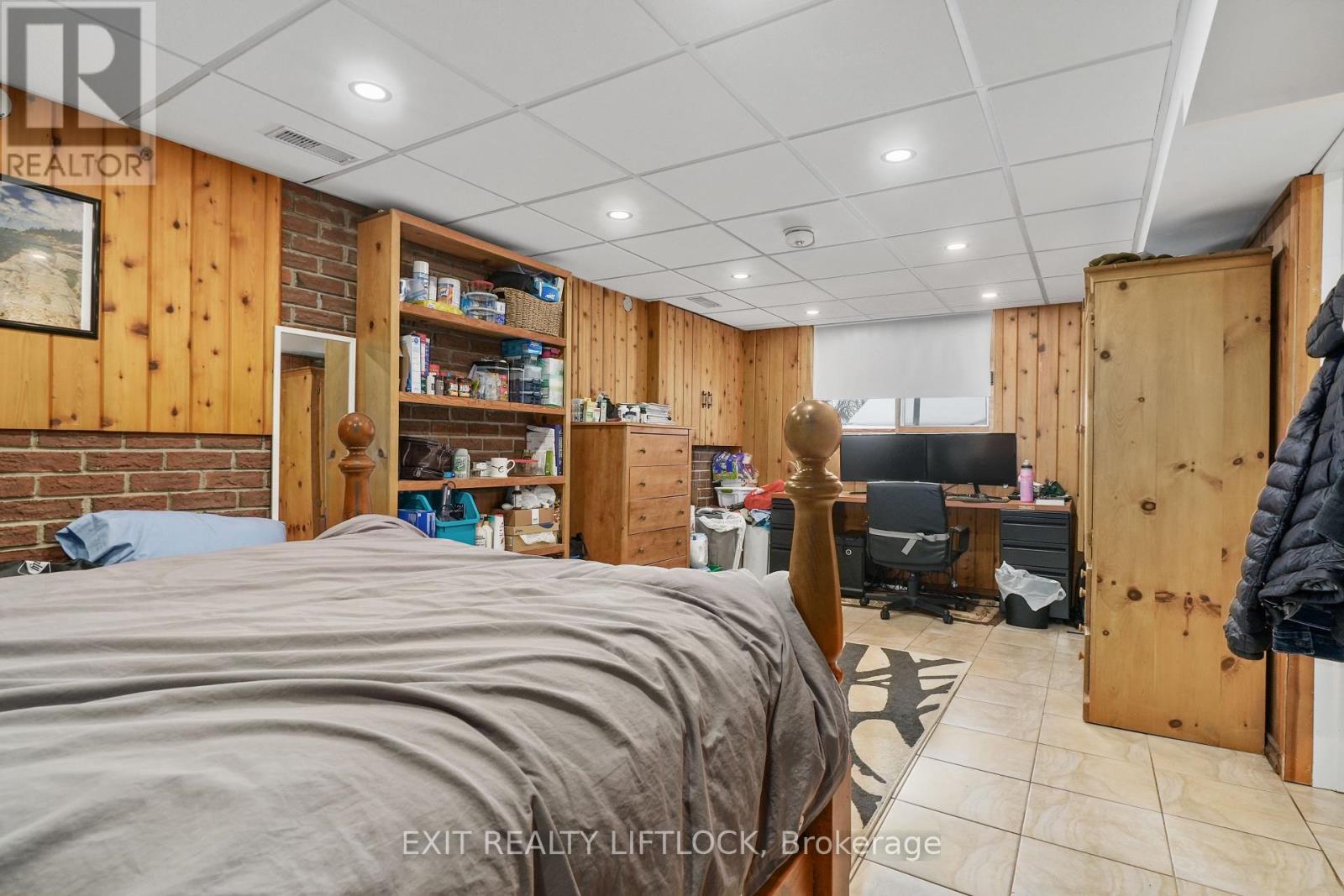 210 Antrim Street, Peterborough Central (North), Ontario  K9H 3G4 - Photo 31 - X12006773
