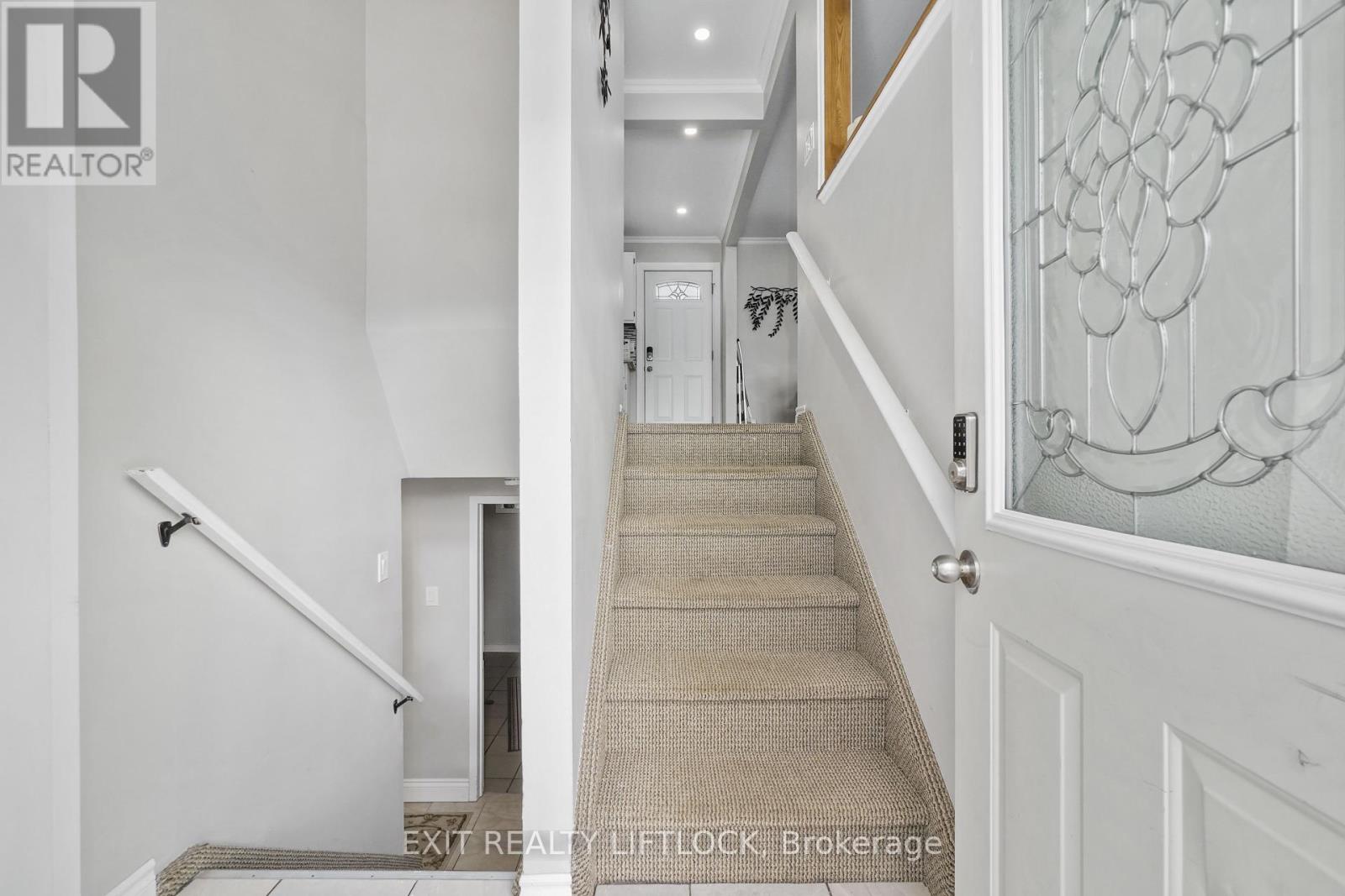 210 Antrim Street, Peterborough Central (North), Ontario  K9H 3G4 - Photo 5 - X12006773