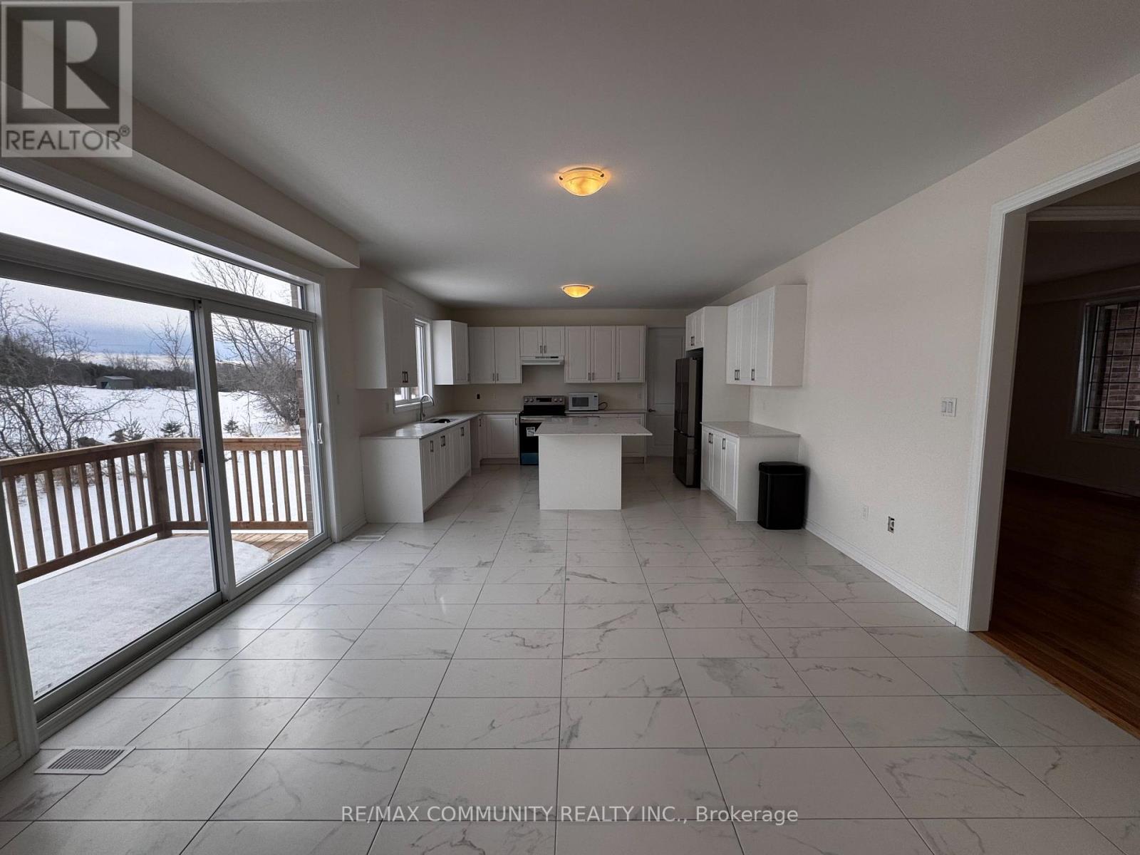 92 Golden Meadows Drive, Otonabee-South Monaghan, Ontario  K9J 0K8 - Photo 10 - X12008153