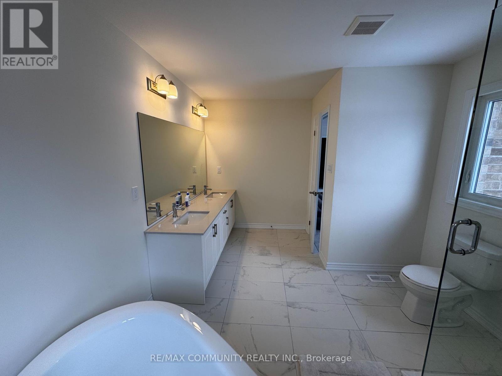 92 Golden Meadows Drive, Otonabee-South Monaghan, Ontario  K9J 0K8 - Photo 30 - X12008153