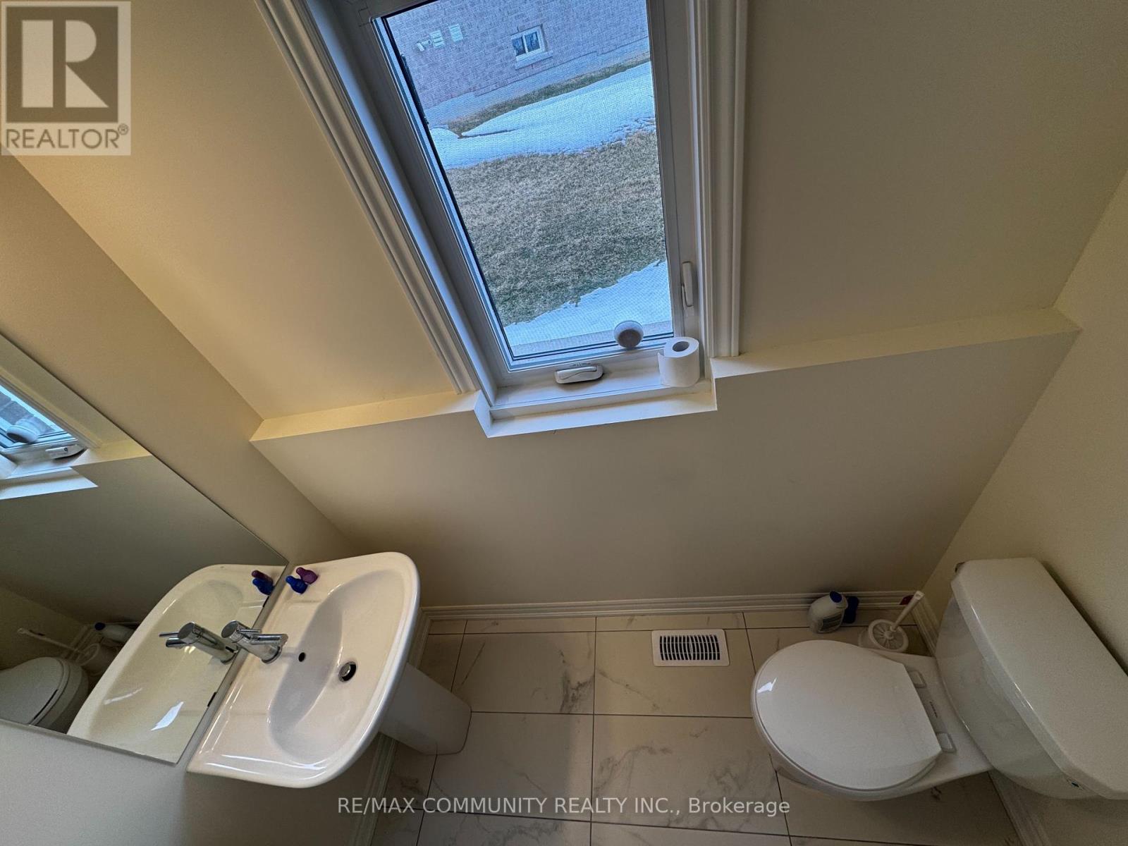 92 Golden Meadows Drive, Otonabee-South Monaghan, Ontario  K9J 0K8 - Photo 33 - X12008153