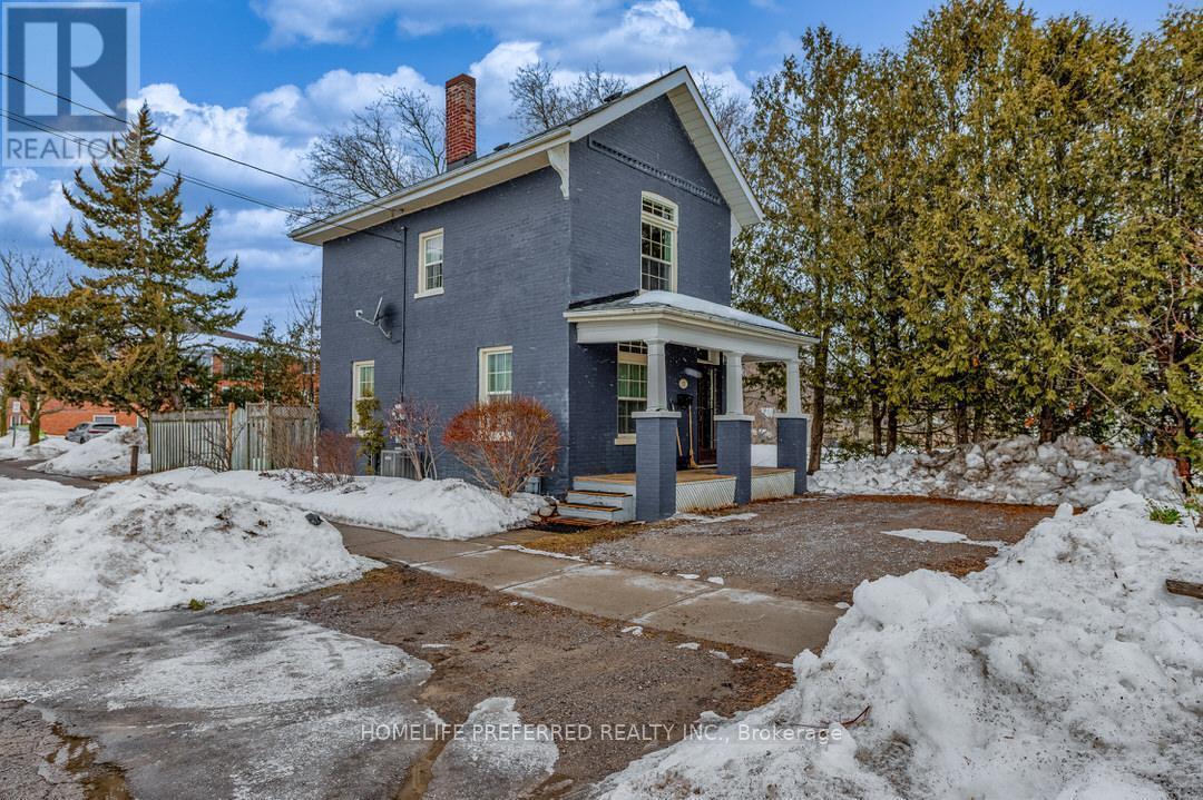 137 Lock Street, Peterborough Central (South), Ontario  K9J 2Y5 - Photo 5 - X12010648