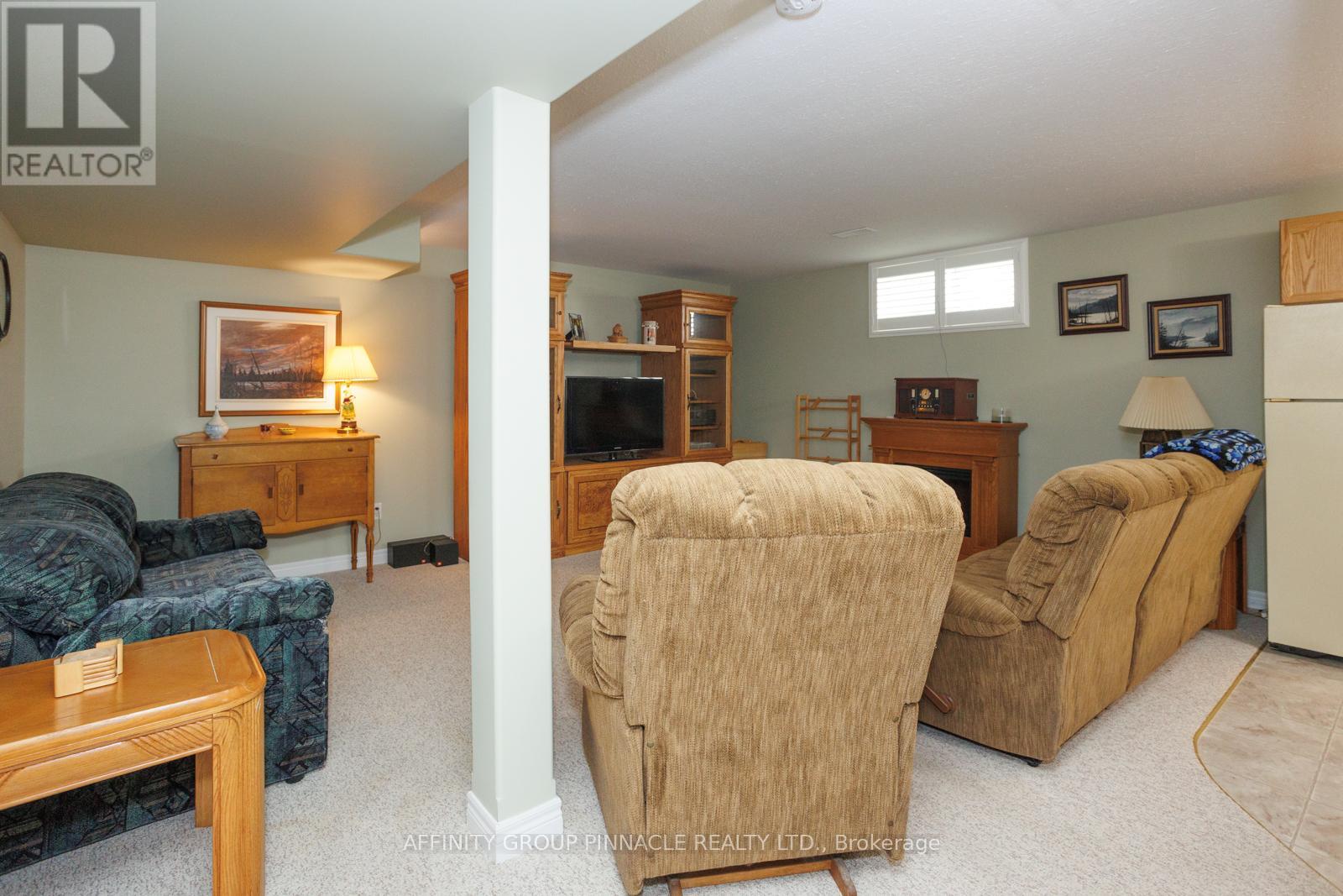5 Susan Court, Kawartha Lakes (Lindsay), Ontario  K9V 4H1 - Photo 35 - X12011991
