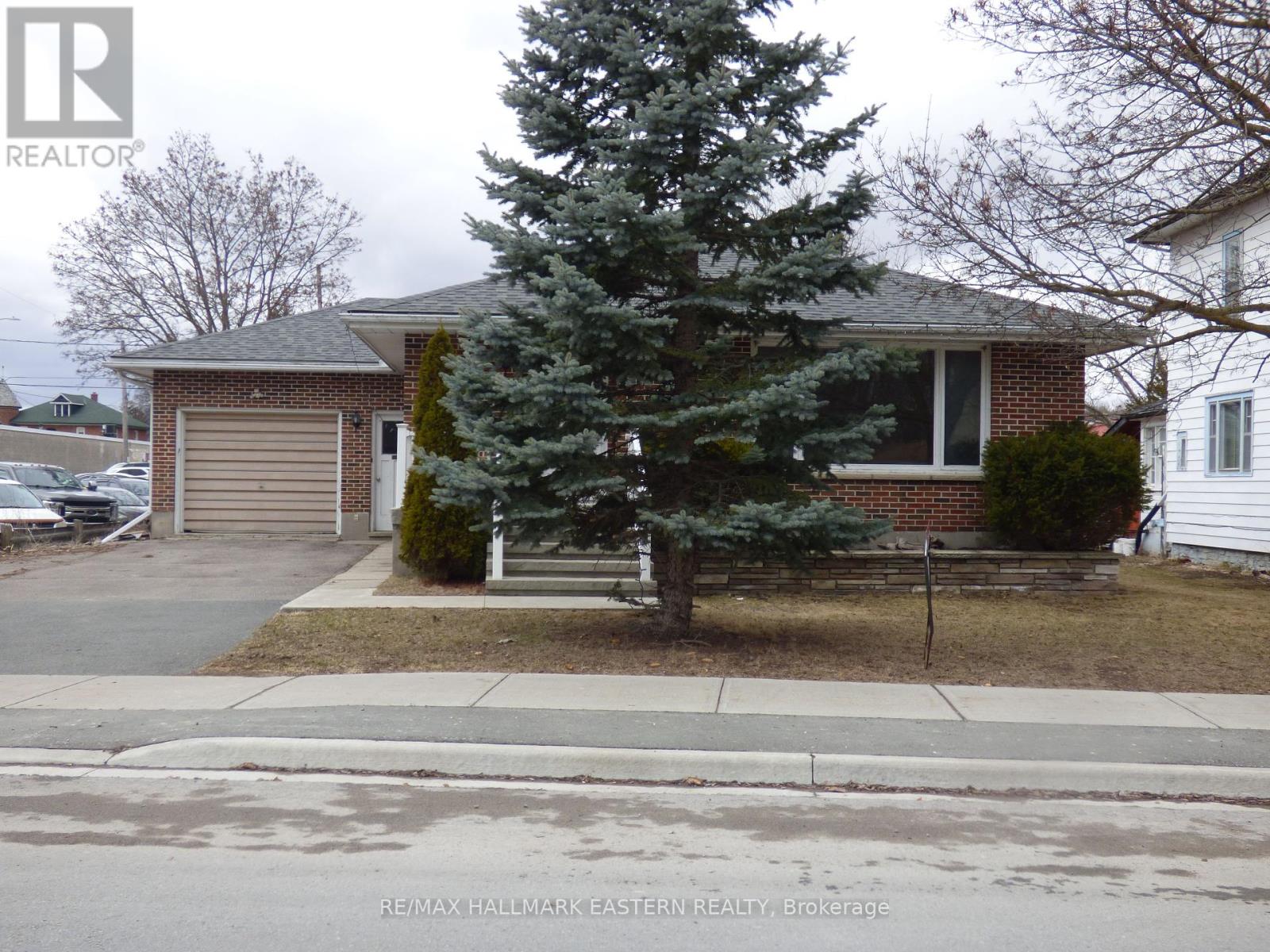66 Doxsee Avenue N, Trent Hills (Campbellford), Ontario  K0L 1L0 - Photo 3 - X12013059